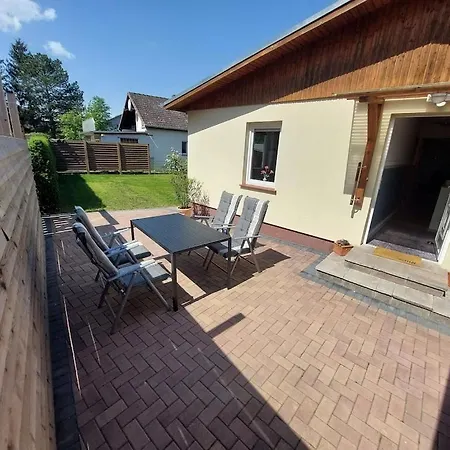 Renoviertes Ferienhaus In Ruhiger Lage Am Schweriner See Flessenow