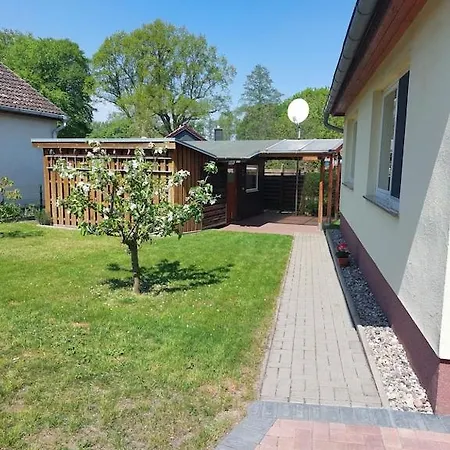 Renoviertes Ferienhaus In Ruhiger Lage Am Schweriner See Flessenow