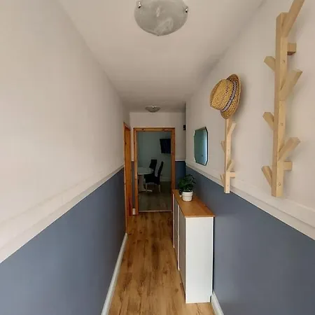 Hébergement de vacances Renoviertes Ferienhaus In Ruhiger Lage Am Schweriner See *